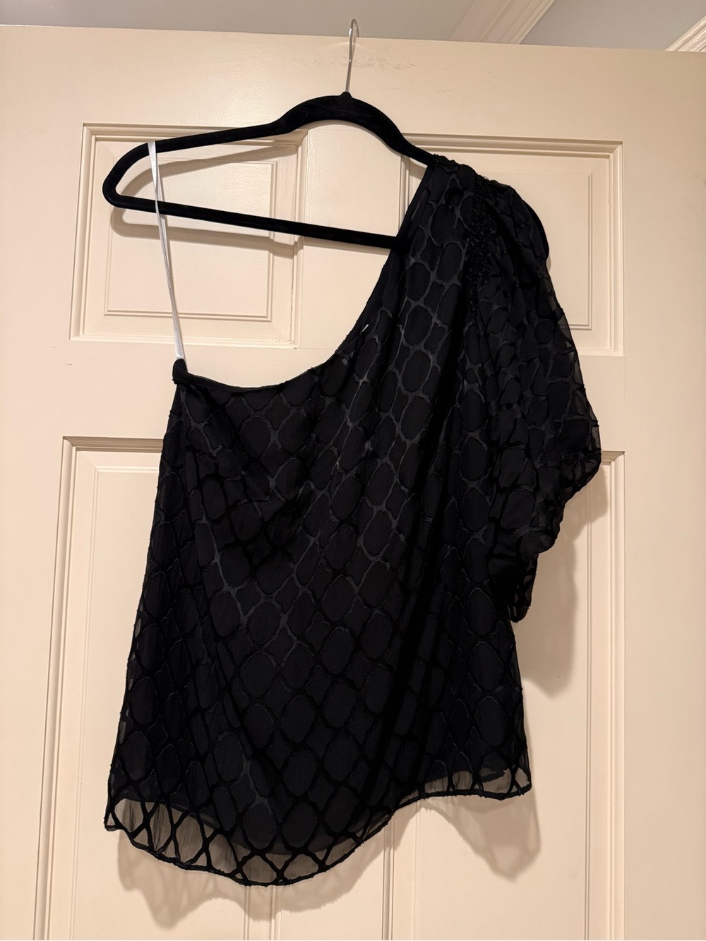Alice & Trixie Black One-Shoulder Sheer Overlay Top